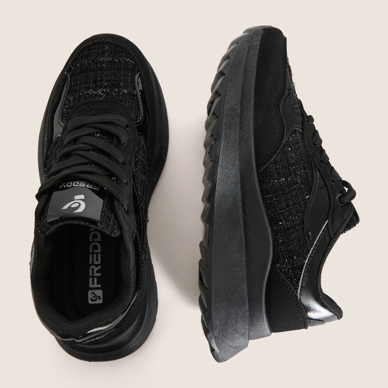 Sneakers in Similpelle e Tessuto con Dettagli Verniciati