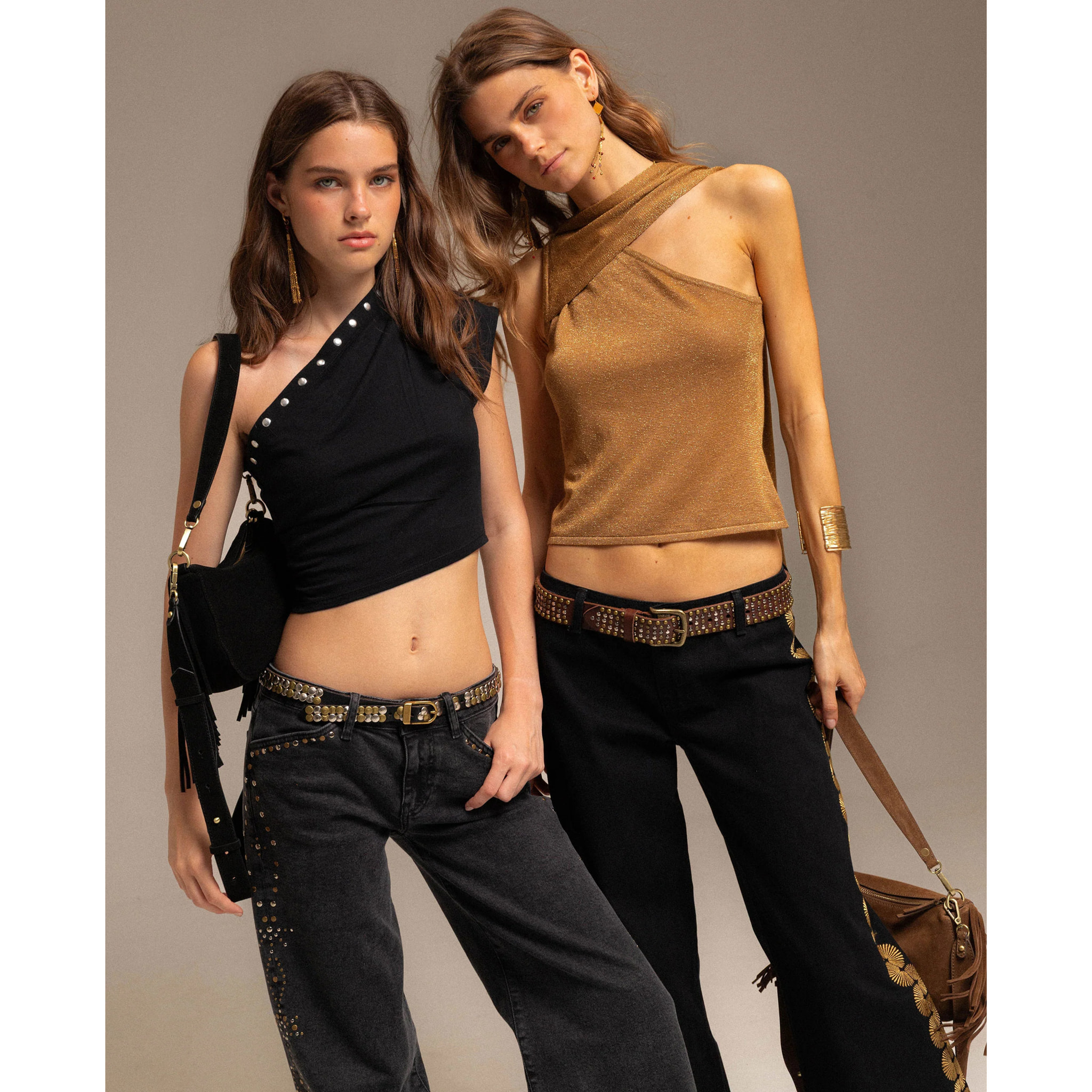 Top de mujer asimétrico con foulard decorativo