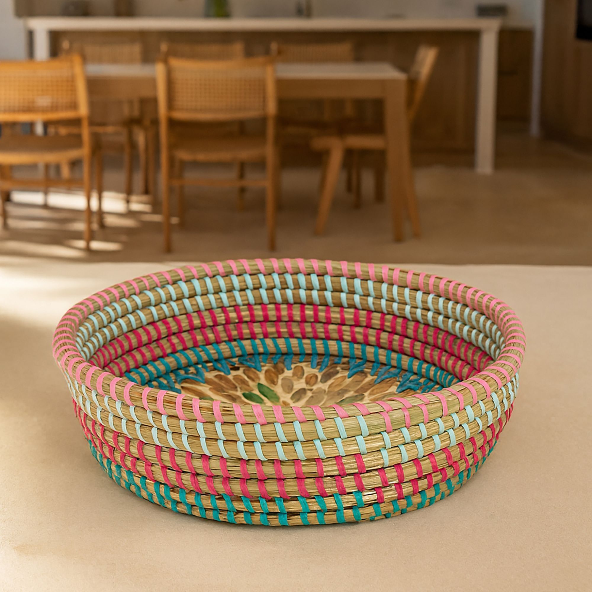 Plateau rond en jonc de mer et coquillages 30cm PAROS