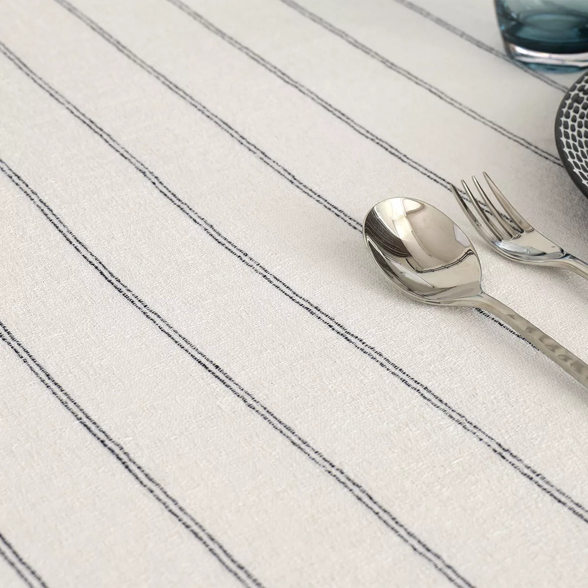 Nappe pur coton lavé motif jacquard blanc noir Rimini nero