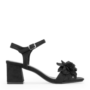 Sandalias de tacón negras con flor