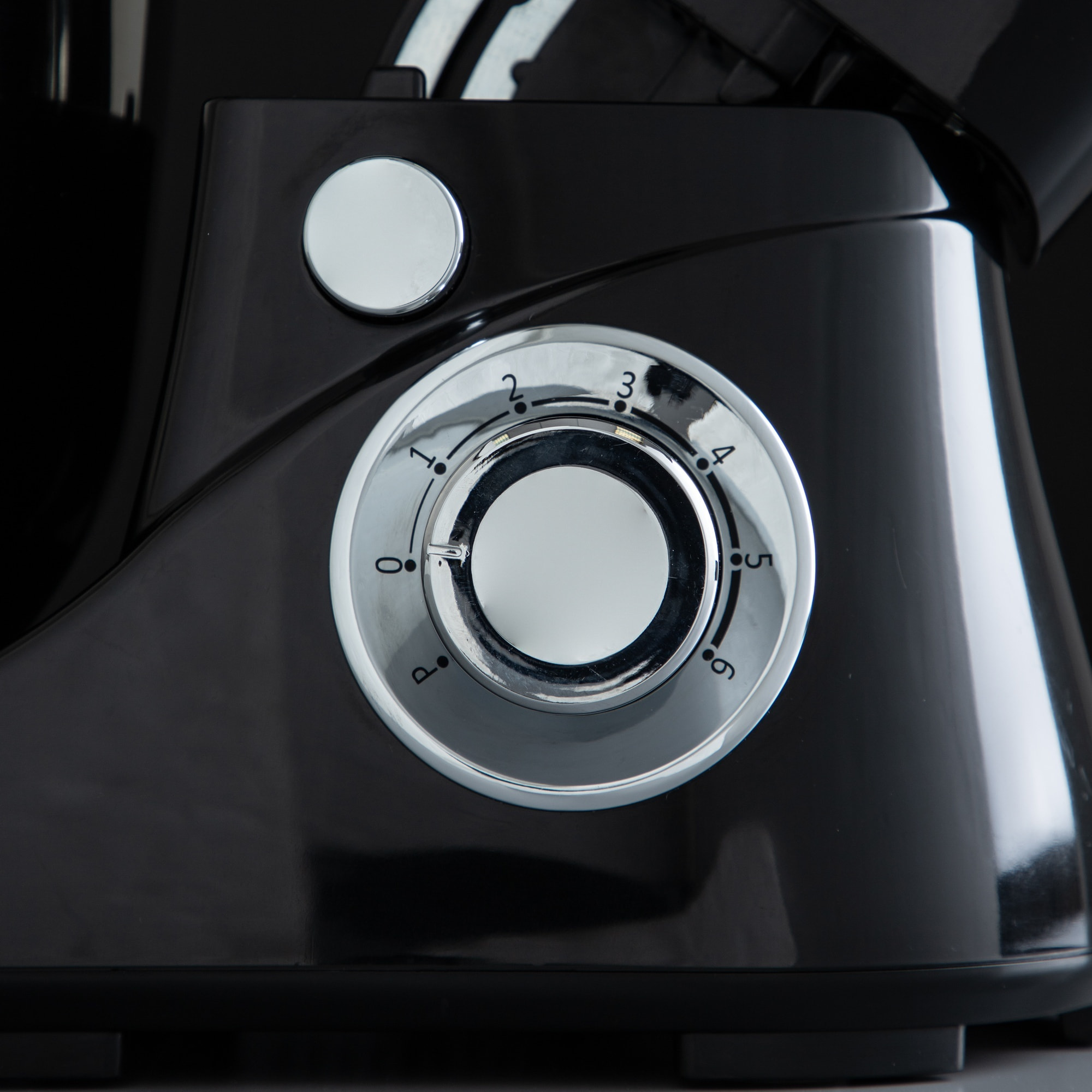 Amasadora de 5l y 1300w con 6 velocidades + turbo masterpro foodies