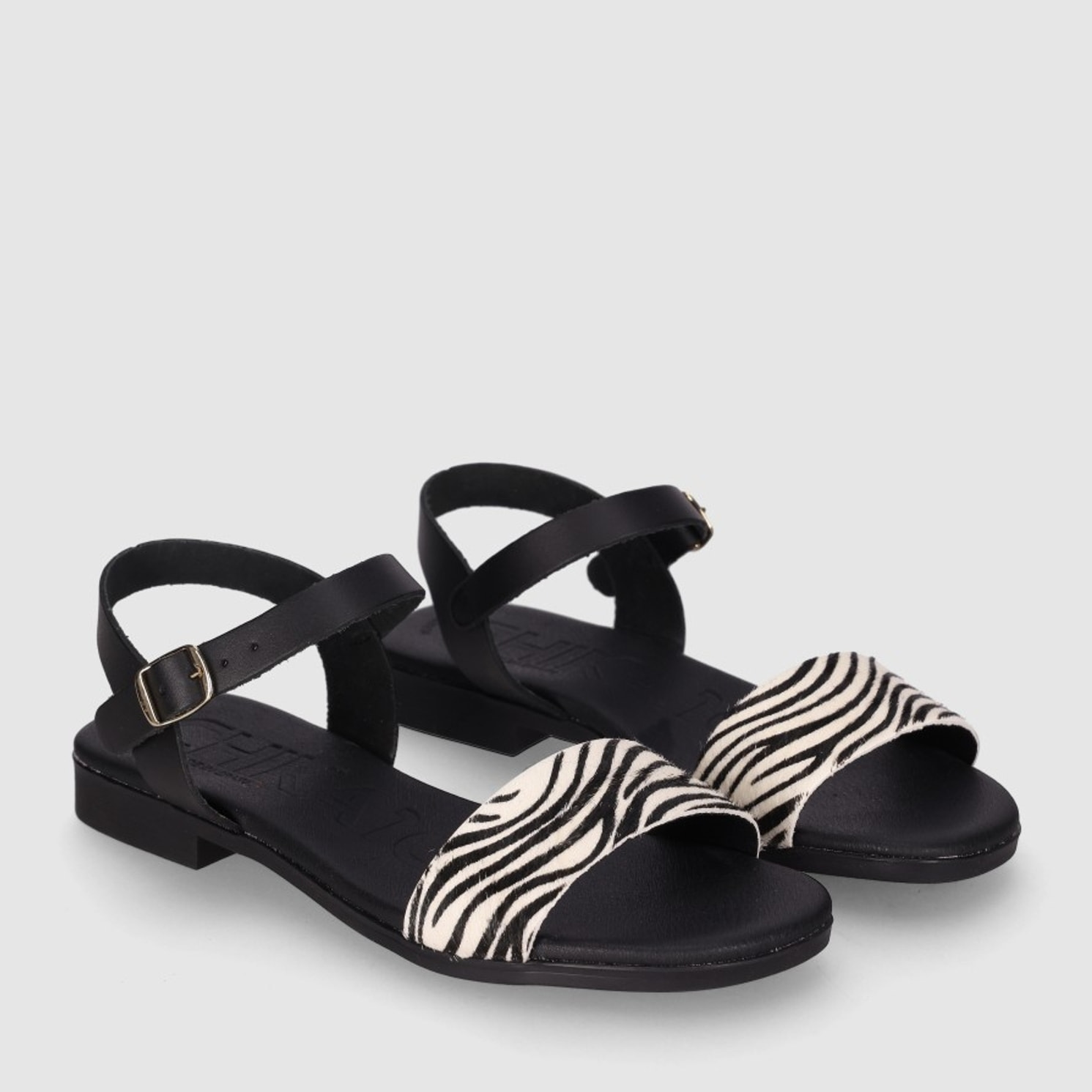 Sandalias de Piel - Negro - Tacón: Bajo