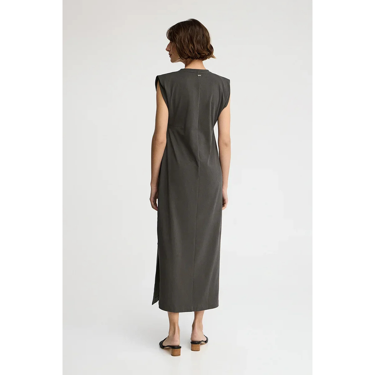 Vestito grigio pietra smanicato con scollo rotondo e logo Polo Club