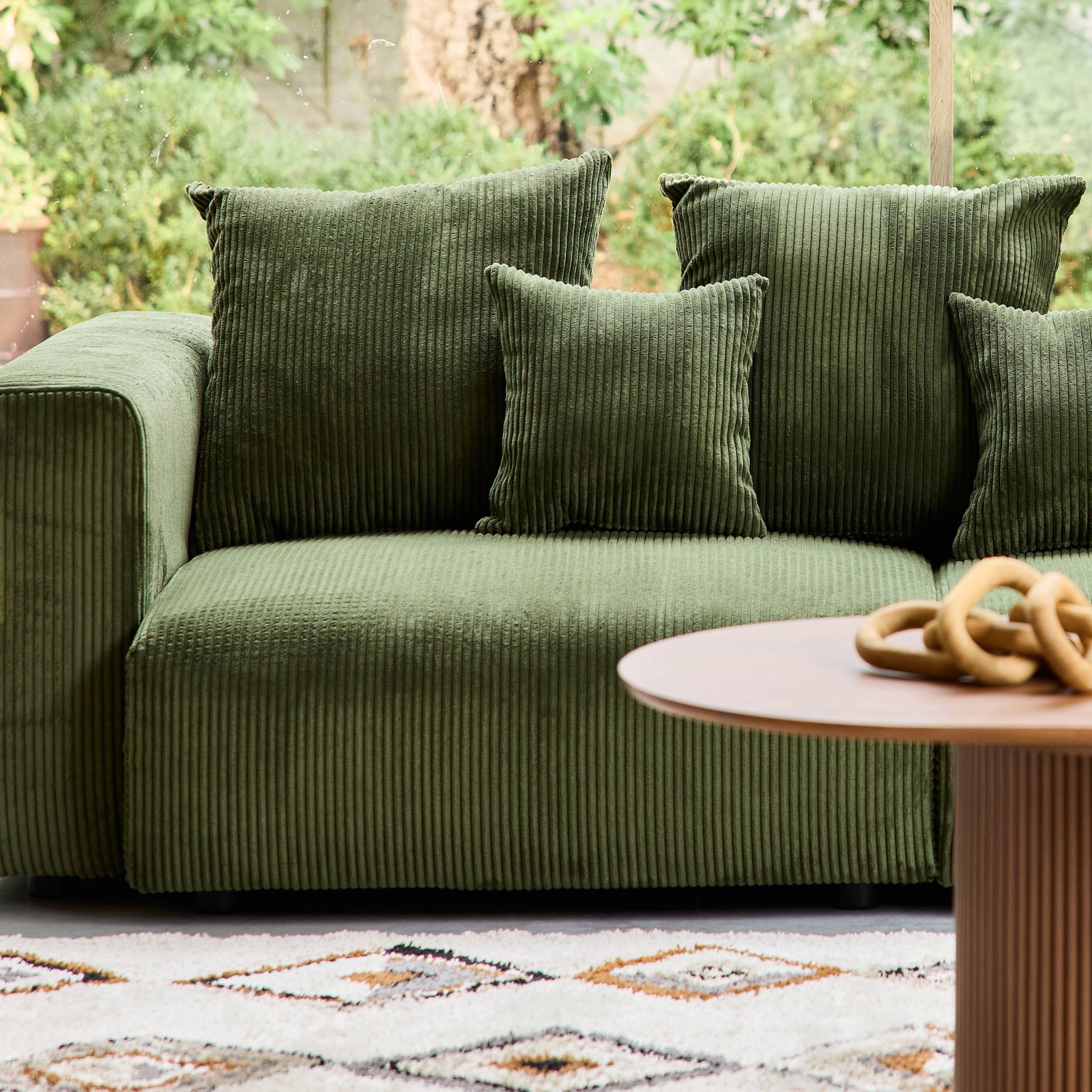 Canapé déhoussable 3 places en velours côtelé grosse côte kaki avec pluie de coussins L 230 x P 97 x H 82cm - Pillow