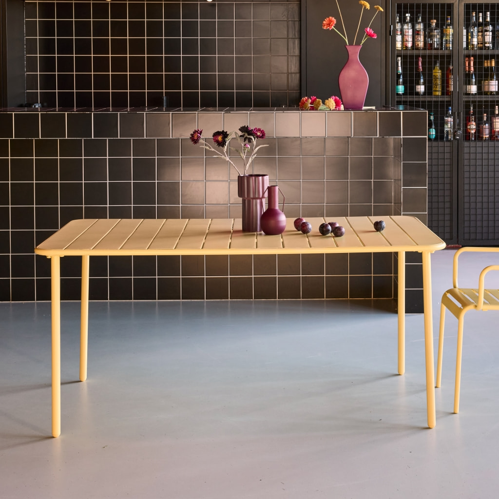 Table de jardin métal 6-8 places. jaune. Amelia. 160x90xH72.5cm