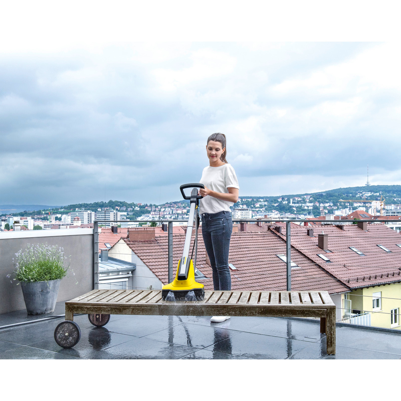 Nettoyeur de terrasses Karcher PCL 4 *EU - Largeur de travail 320 mm- Débit 180 l/h