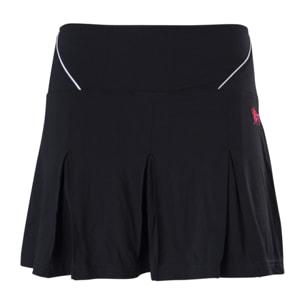 Lonsdale skit-short lady Steffi