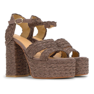 Sandalia fresa tacón 13 cm en rafia teñida con plataforma forrada