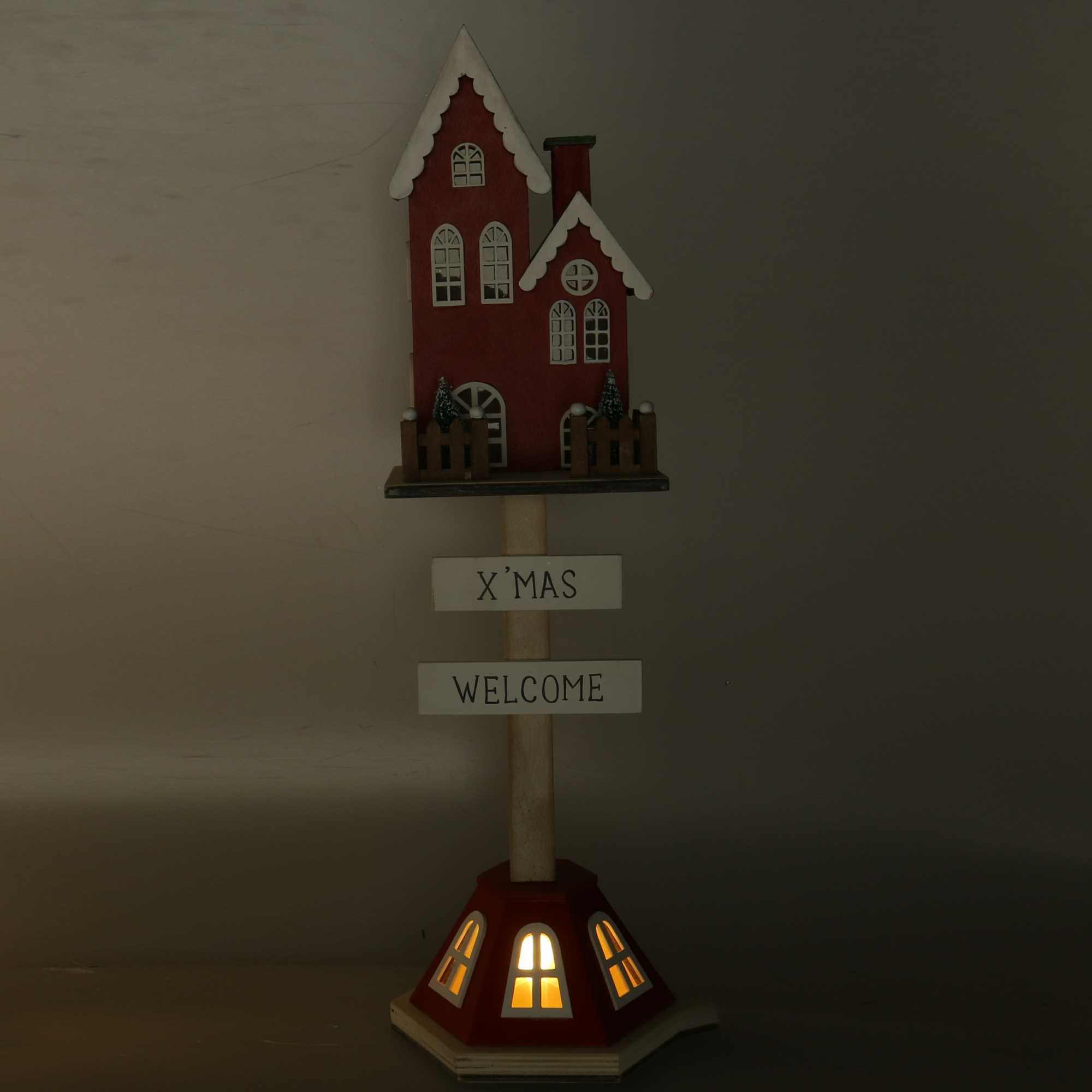 Casetta in legno rosso con led cm13x11,5h45,5