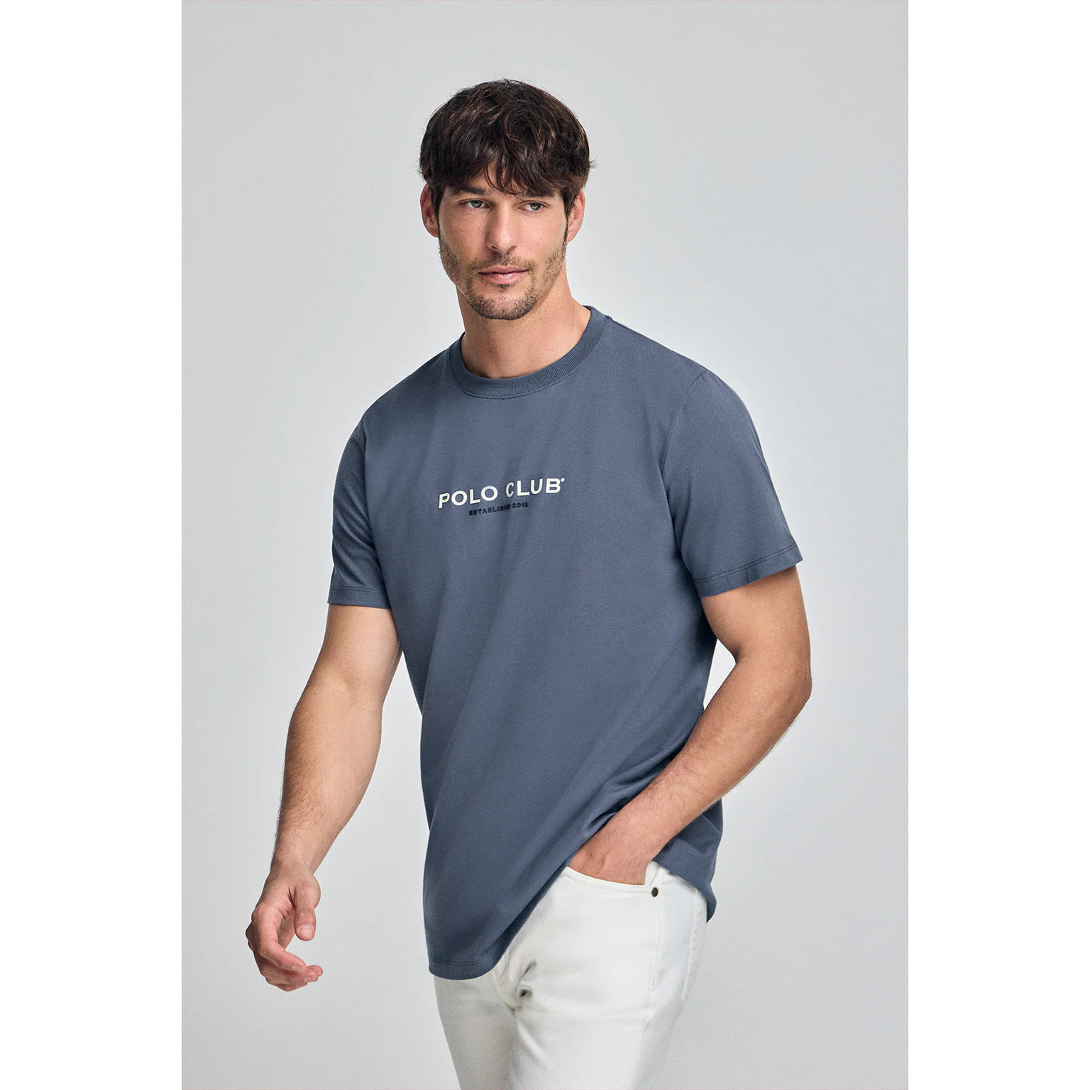 Maglietta blu denim con scollo rotondo e logo gommato