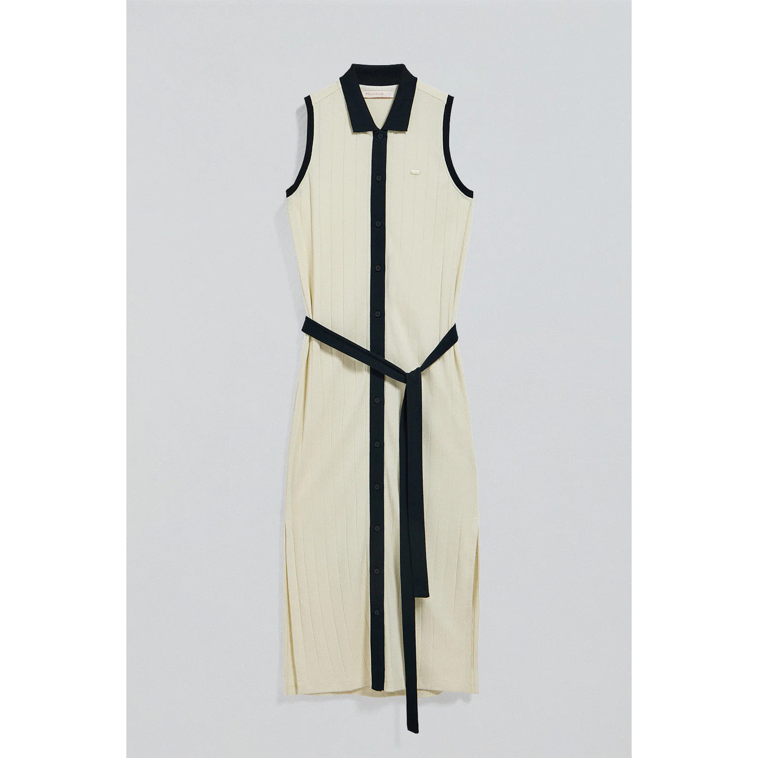 Vestito color nude a coste smanicato con bottone madreperlato