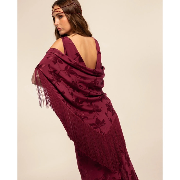 Mantón de mujer con flecos a tono
