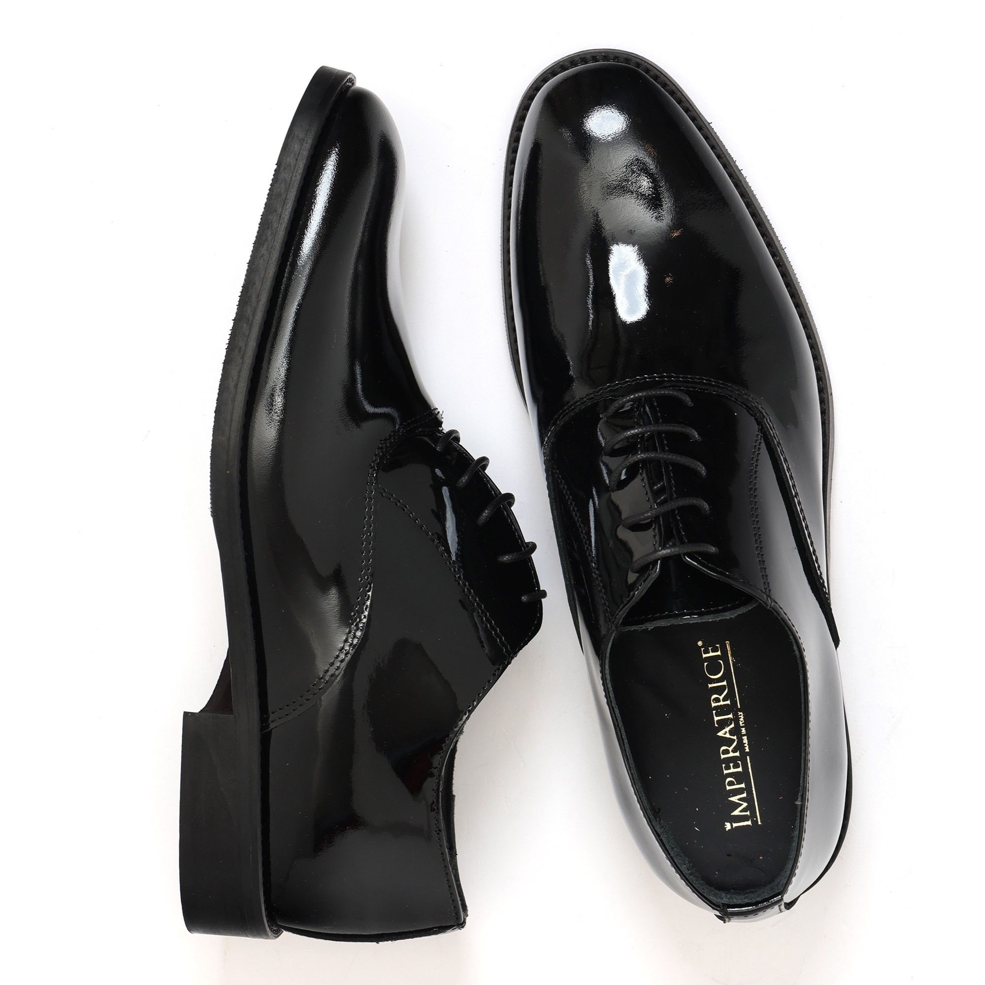 Francsesine stringate in vernice con fondo in cuoio antiscivolo