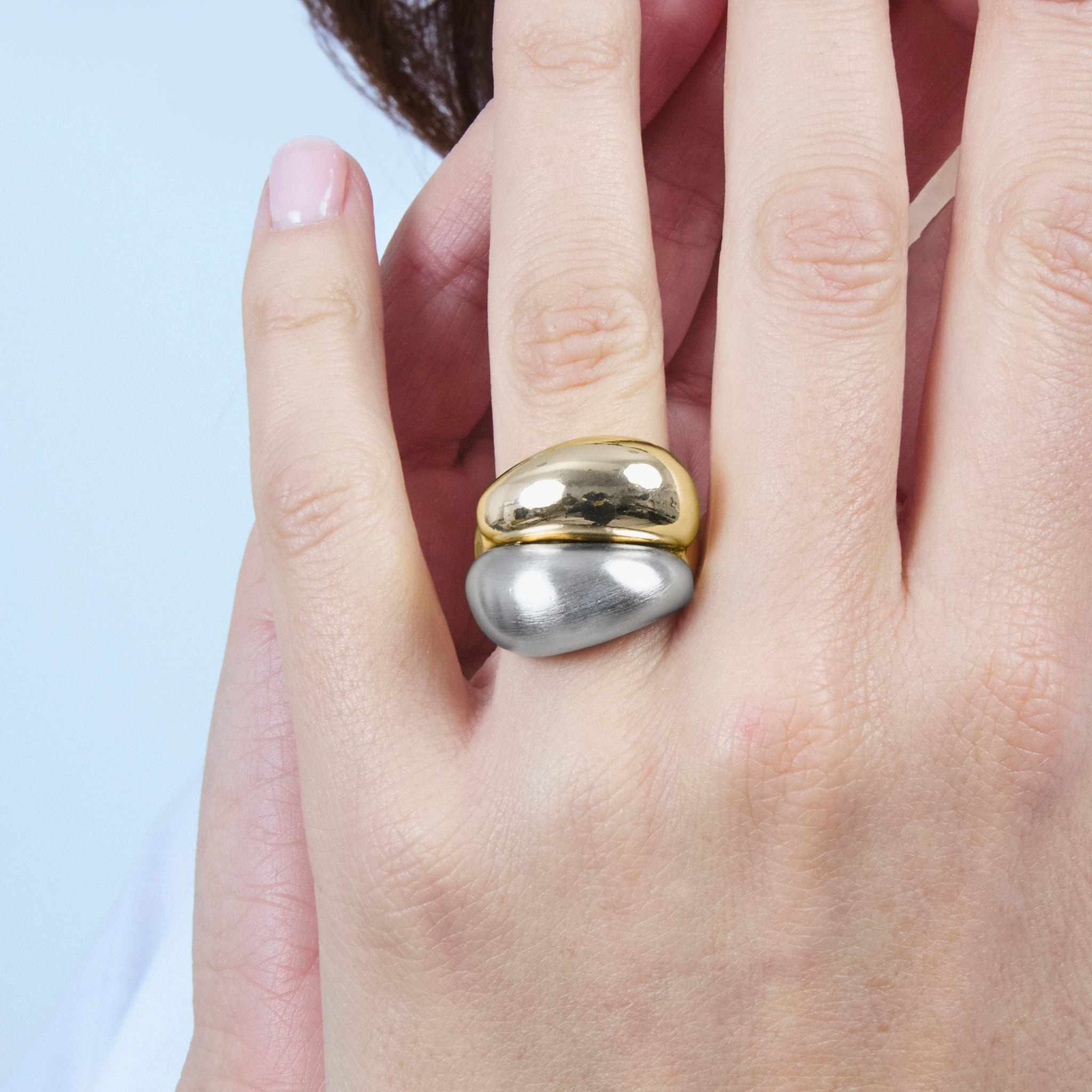 Anillo Oga acabado oro amarillo 18k