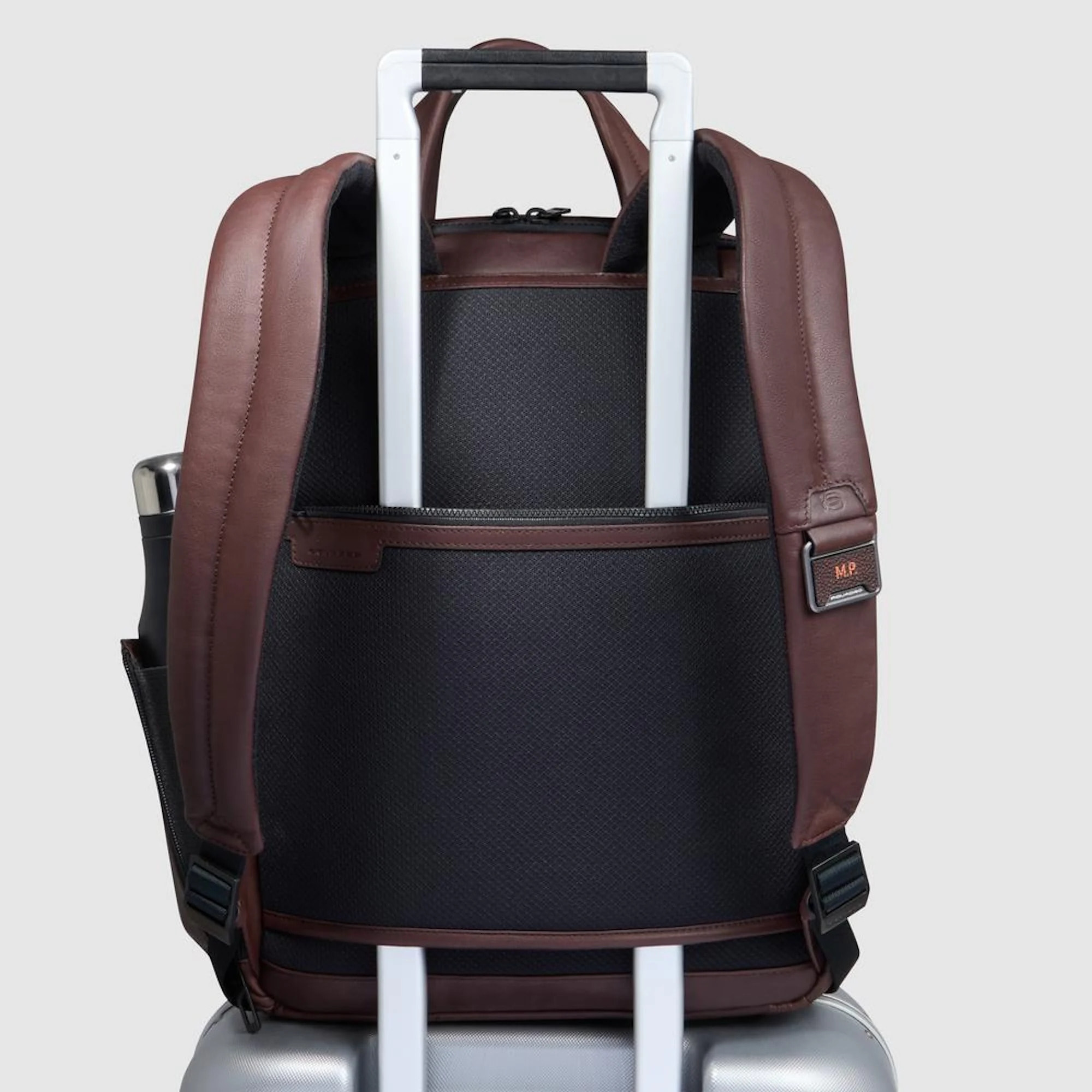 Piquadro Zaino da viaggio in pelle porta pc e iPad® con protezioni antiurto e RFID