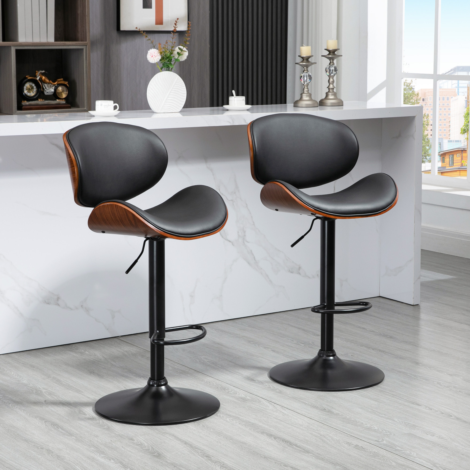 Lot de 2 tabourets de bar design contemporain hauteur d'assise réglable 62-82 cm pivotant 360° bois revêtement synthétique noir