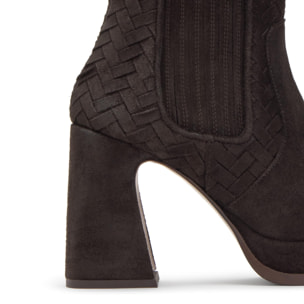 Botín de tacón Blanche en serraje con detalle intrecciato y cierre elástico