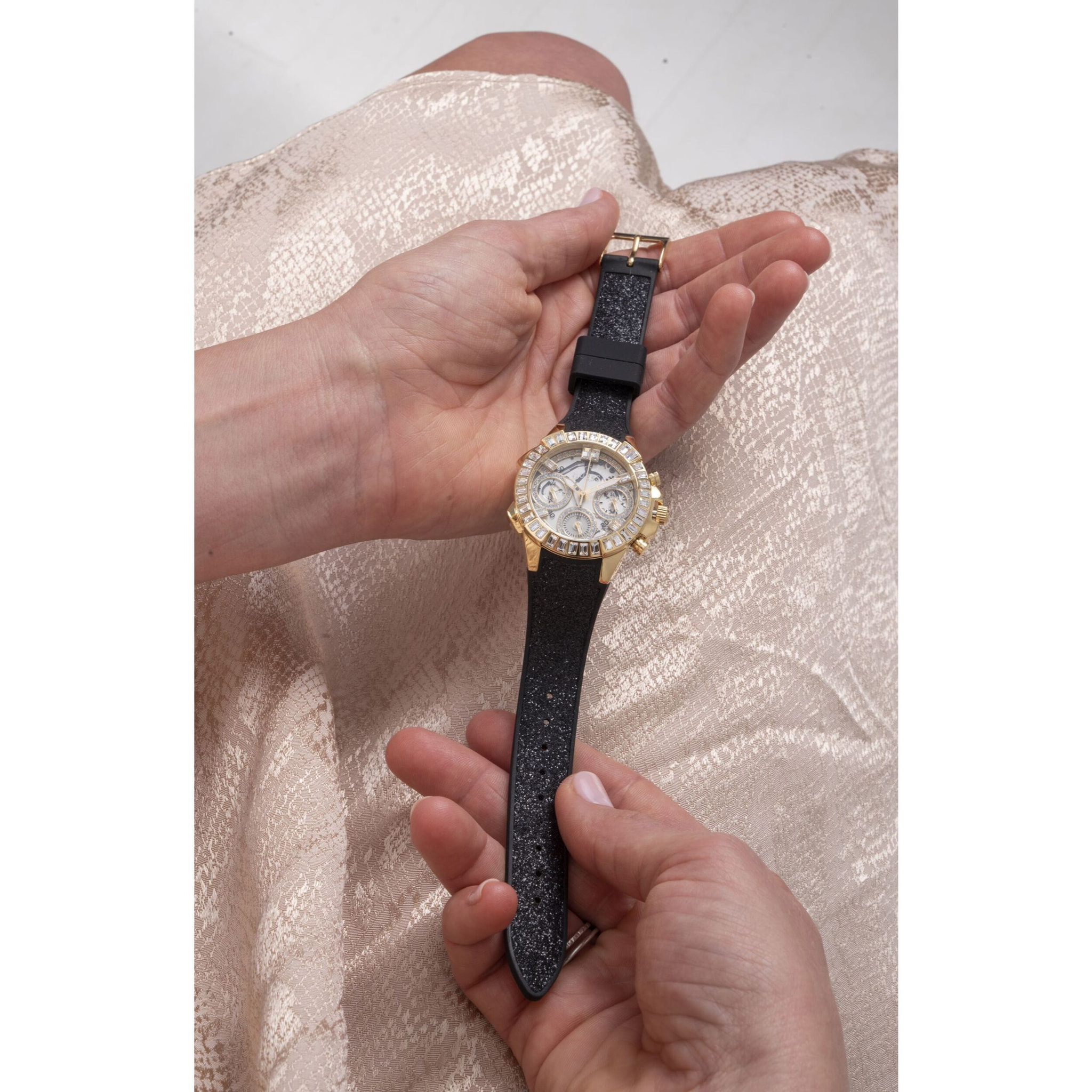 Guess Reloj Analógico De Cuarzo Bombshell