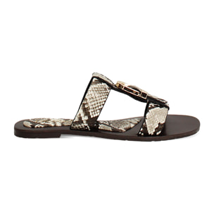 Sandalias planas beige con encanto veraniego
