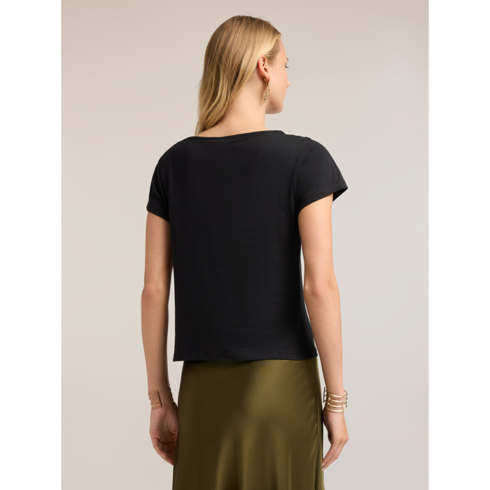 Motivi - T-shirt con scollo a barchetta ricamato - Nero