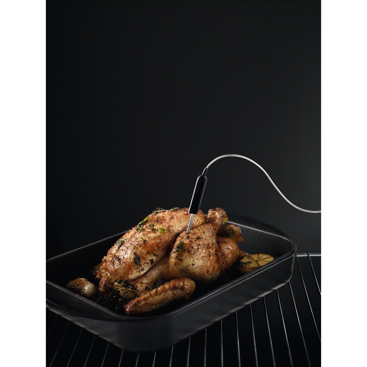 AEG Horno multifunción Serie 7000 SenseCook con Display LCD BPE642120M