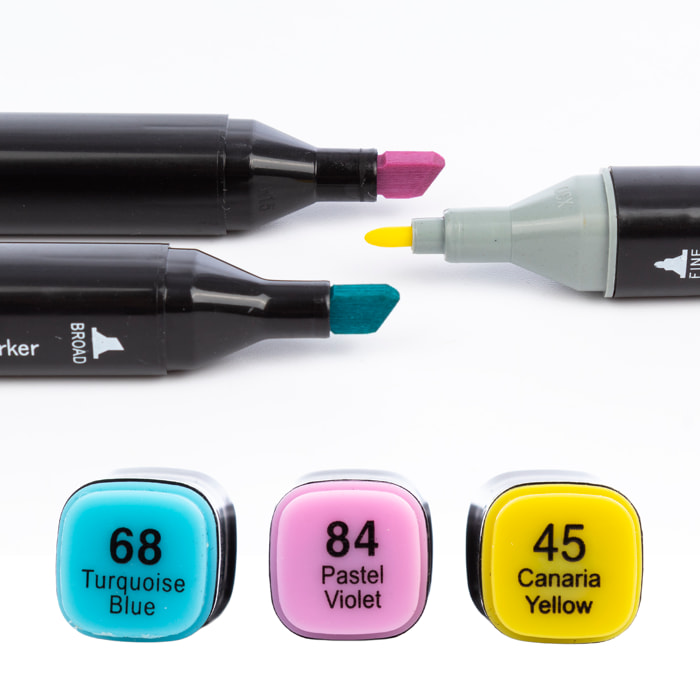 Astuccio in legno con set di 3 evidenziatori in colori variati. Punta doppia: fine e larga nello stesso evidenziatore. Giallo, blu e viola.