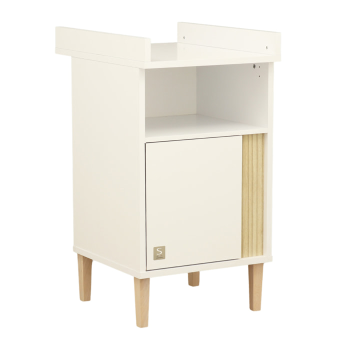 Meuble à langer avec détail imitation bois texturé et pieds bois