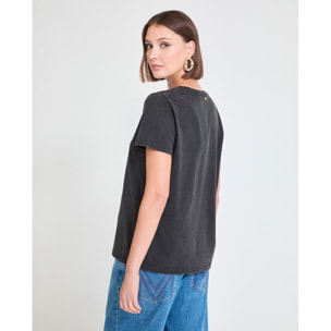 T-shirt con effetto lavato e stampa posizionale