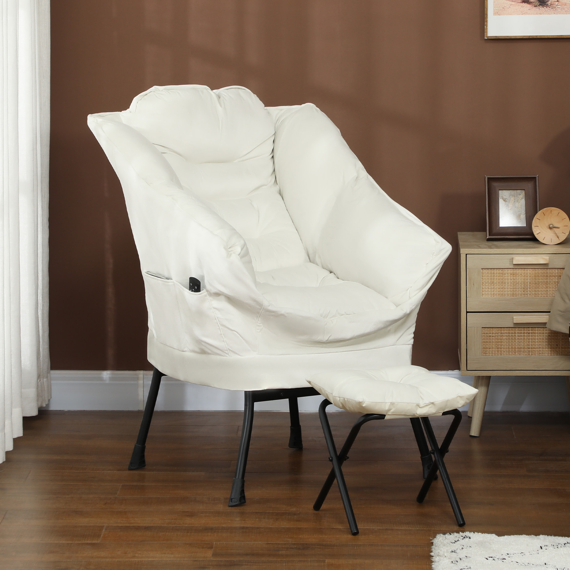 Sillón de Salón con Reposapiés Sillón de Relax Butaca para Dormitorio con Bolsillos Laterales y Patas de Acero para Sala de Estar Crema