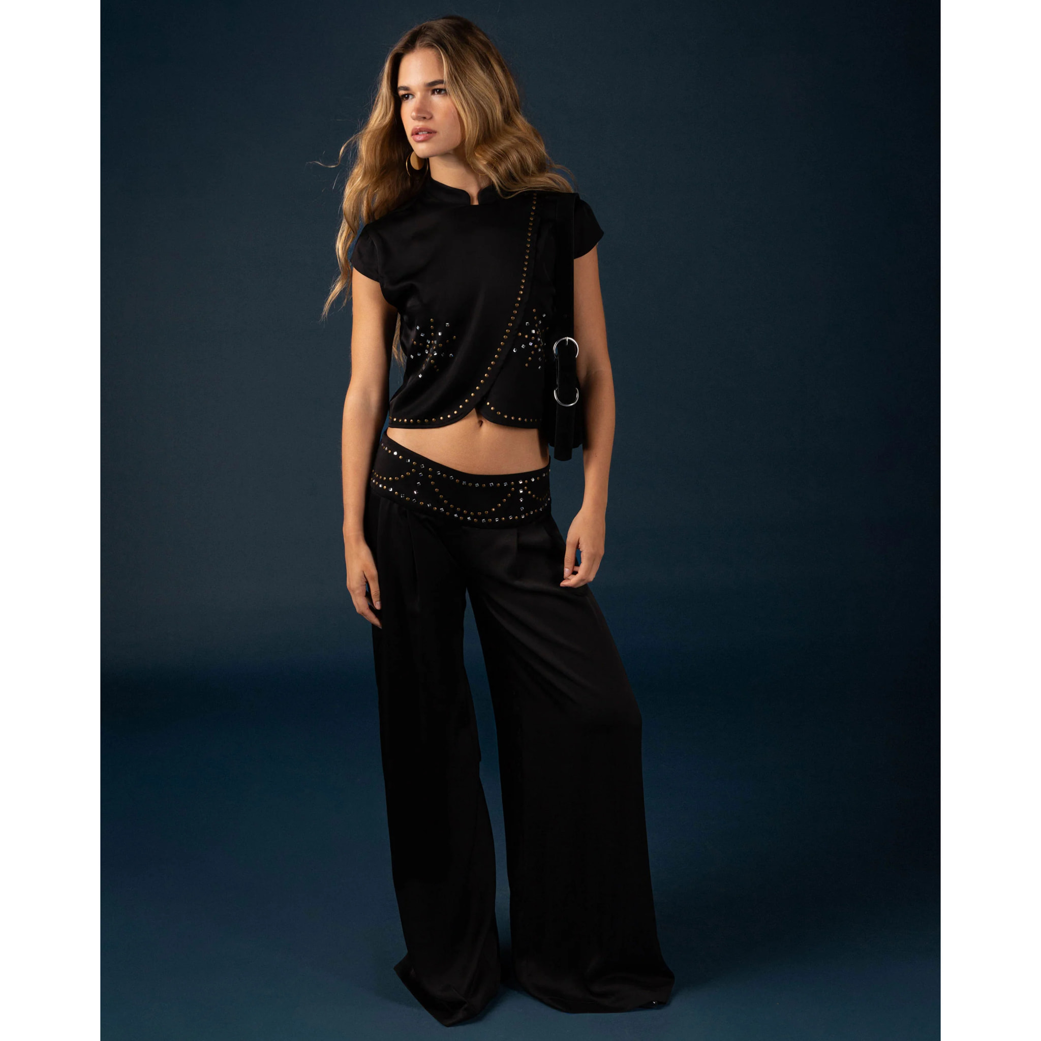 Pantalón en satén con canesú de mujer
