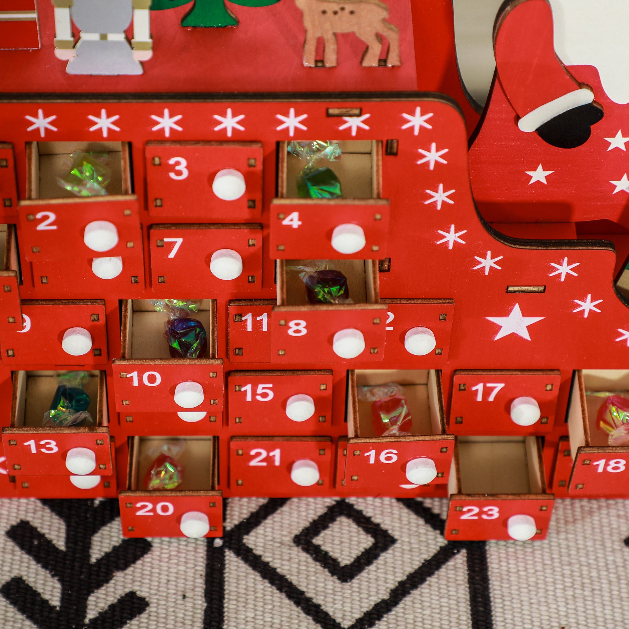 Calendrier de l'Avent en bois traineau - 24 tiroirs - décoration de Noël - blanc rouge