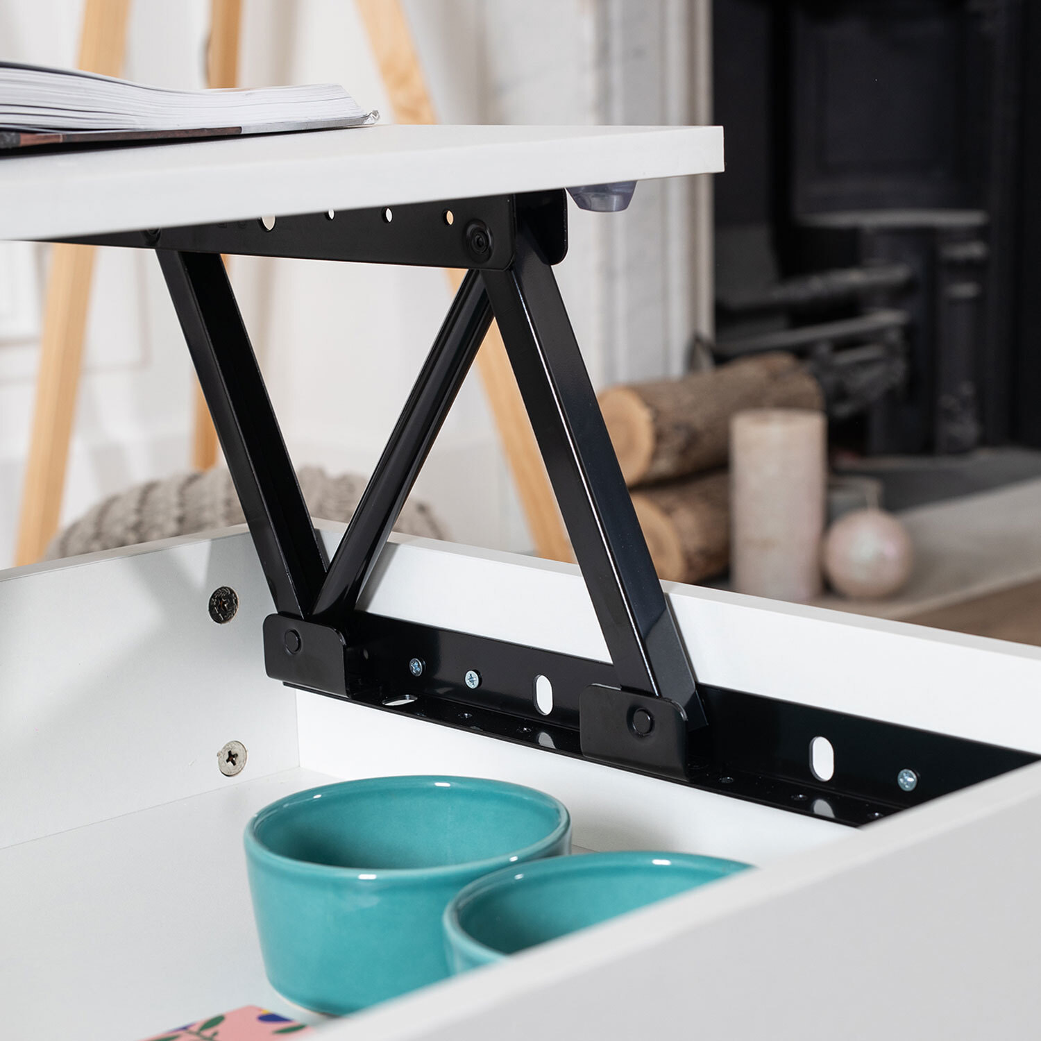 Table basse avec plateau relevable blanche HEDDA