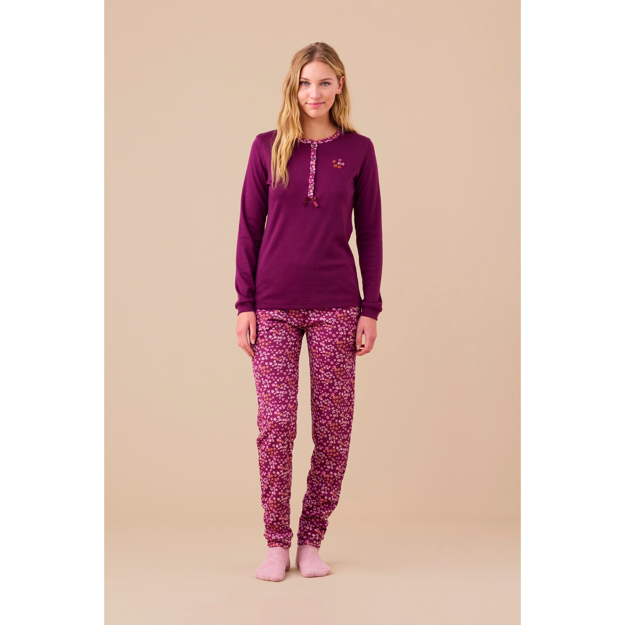 Pigiama donna caldo cotone articolo fiori. Noidinotte