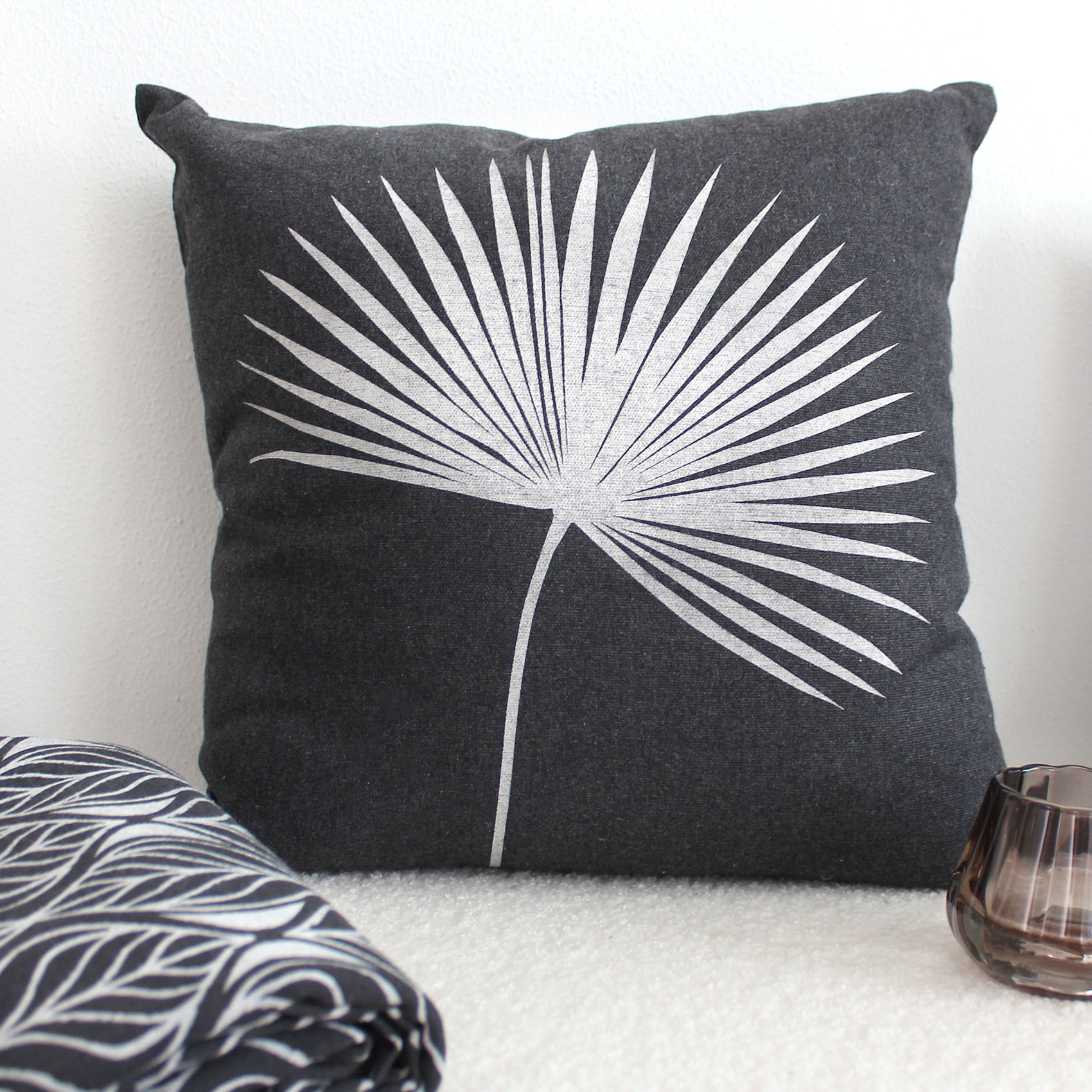 Coussin carré feuille de palmier - Gris Foncé
