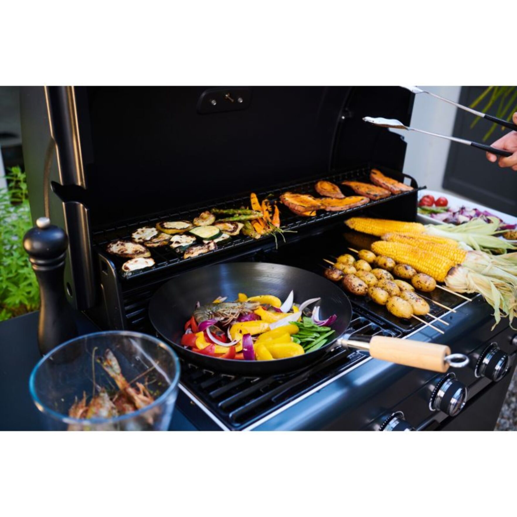 Barbecue gaz CAMPINGAZ SELECT 4 EXS noir 4 brûleurs sur chariot 70x40 cm
