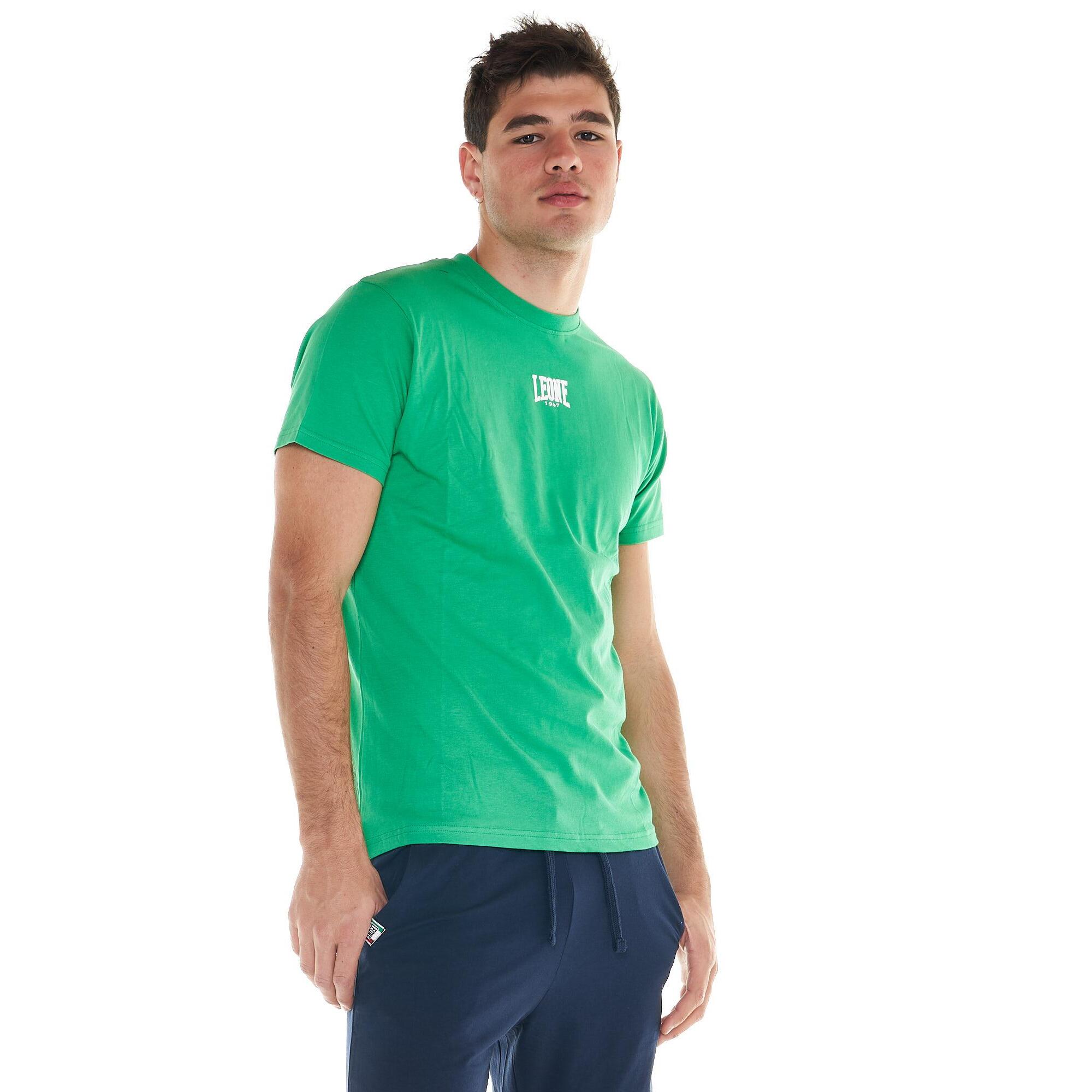 Completo set da uomo composto da t-shirt e pantaloncini Leone Basic