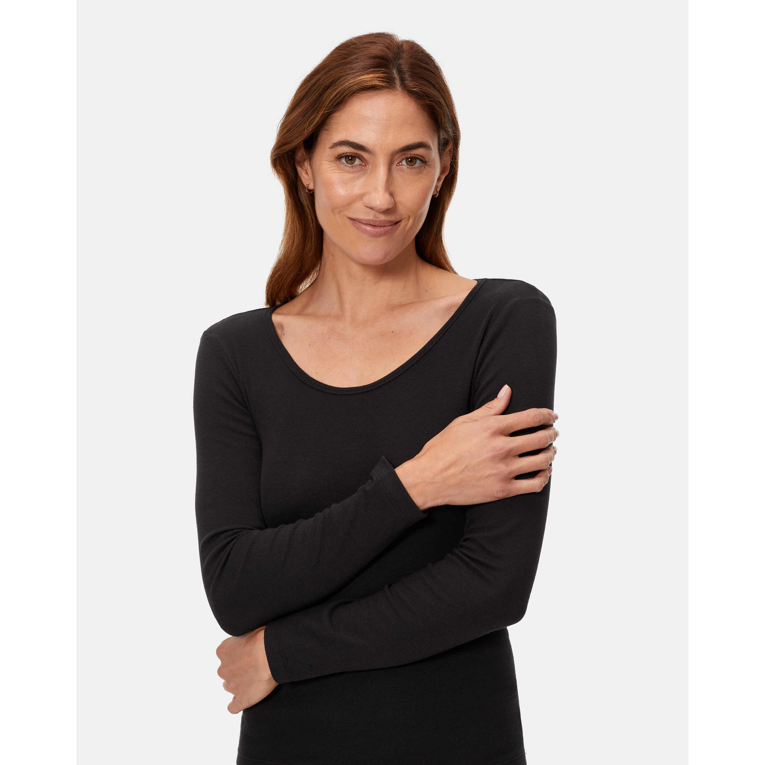 Camiseta manga larga de patrón básico con escote redondo ligeramente escotado