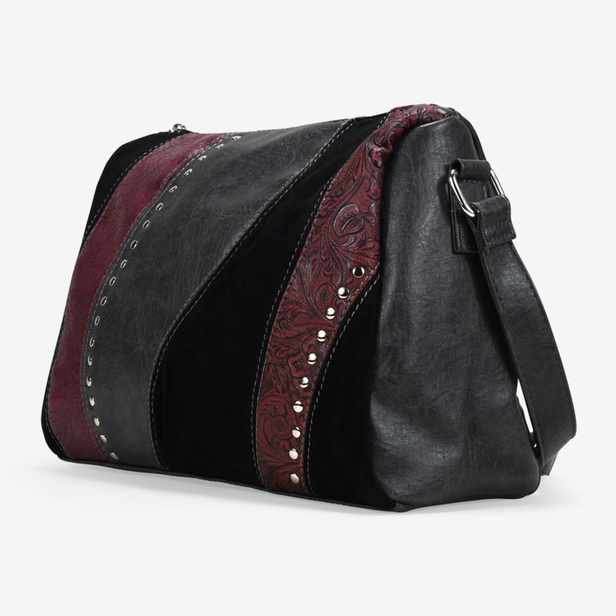 Bolso bandolera negro con cremallera y tachas