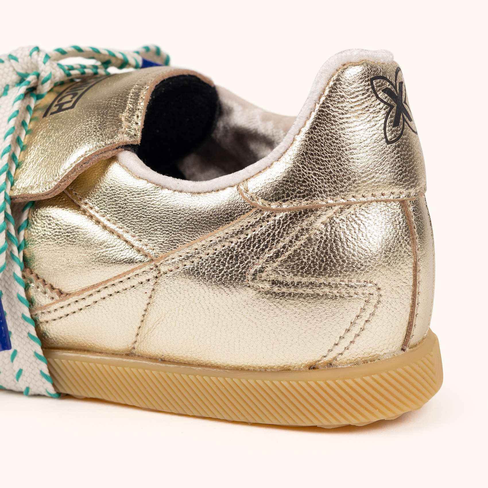 Sneakers de Estilo Fútbol Retro-Futuro en Piel Dorada Metalizada y Cordón Trenzado MUNICH MUNDIAL STRADA METAL 15