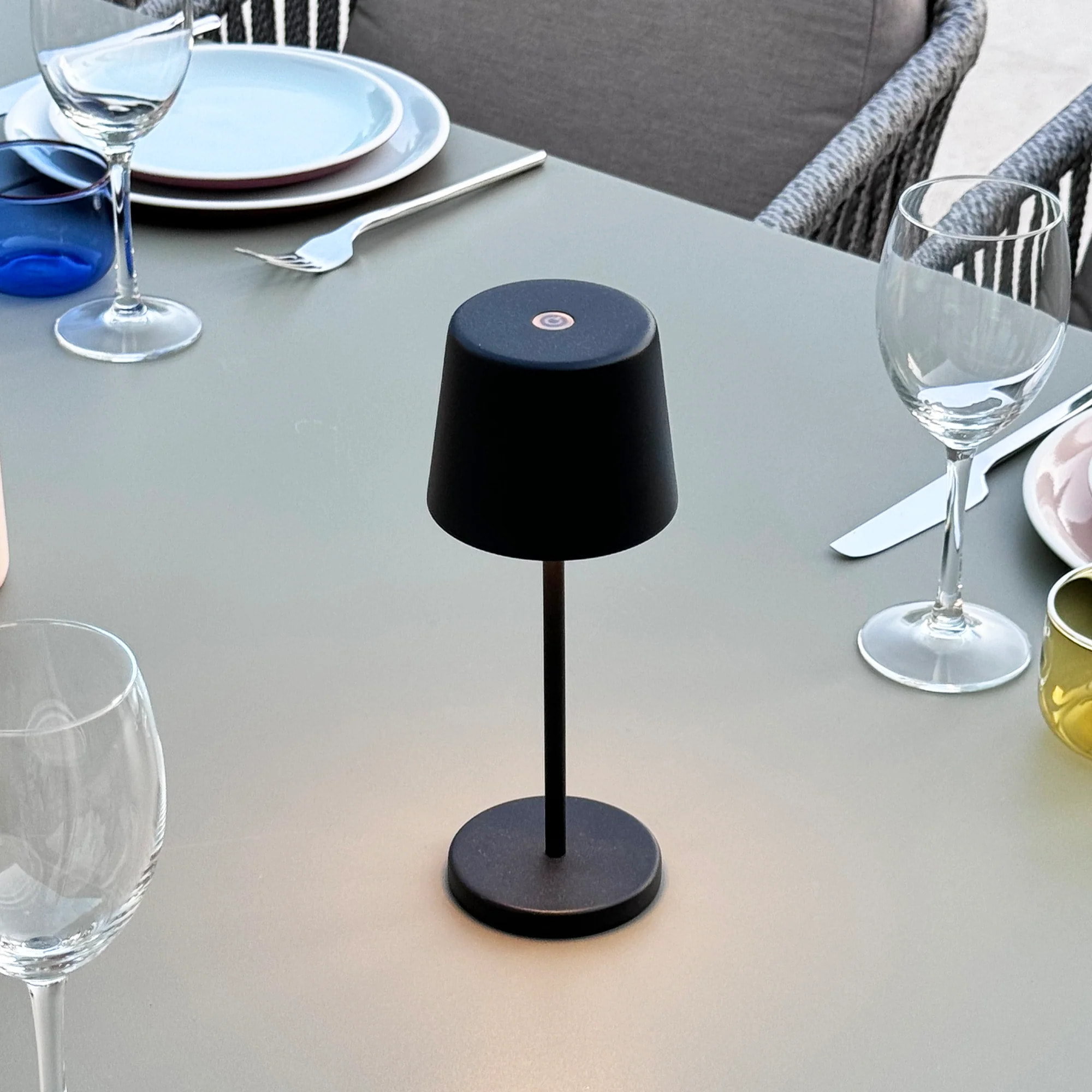6 Lampes de table MINI KELLY Noir H22cm + base de chargement