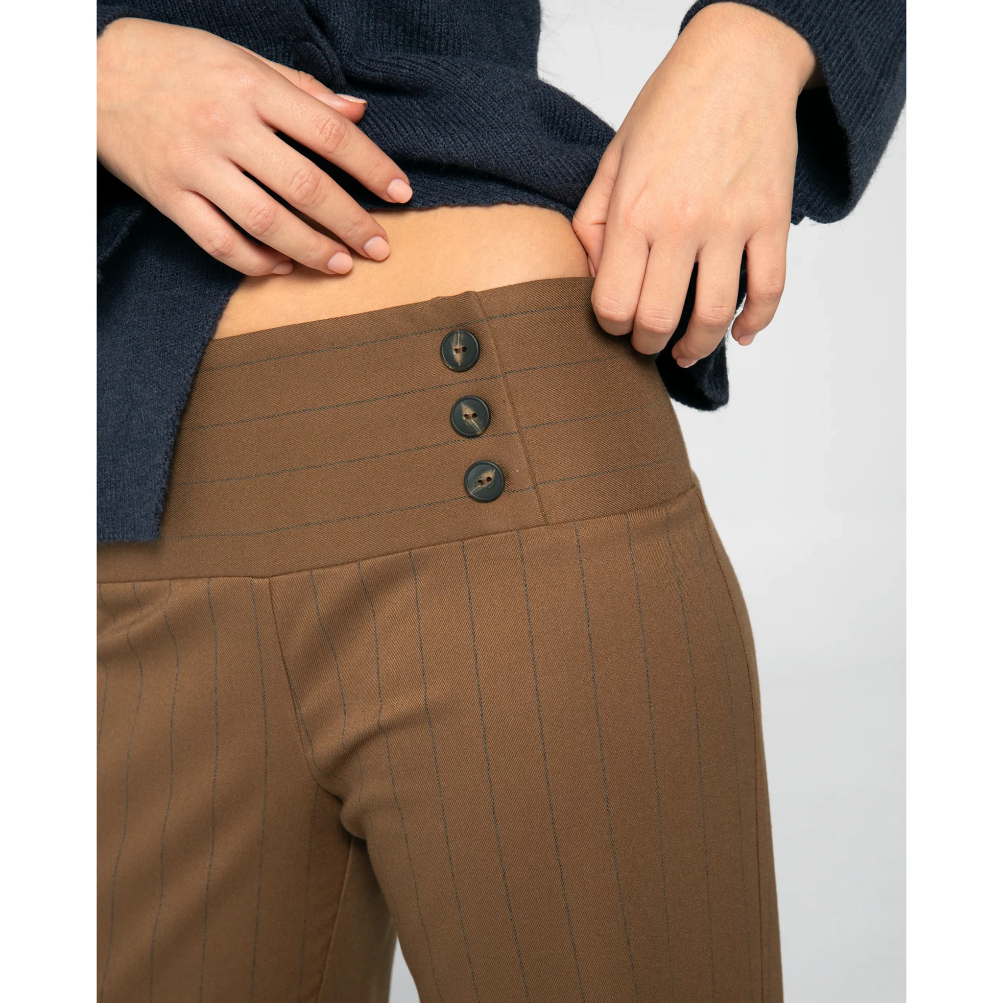 Pantalón largo de mujer recto de rayas