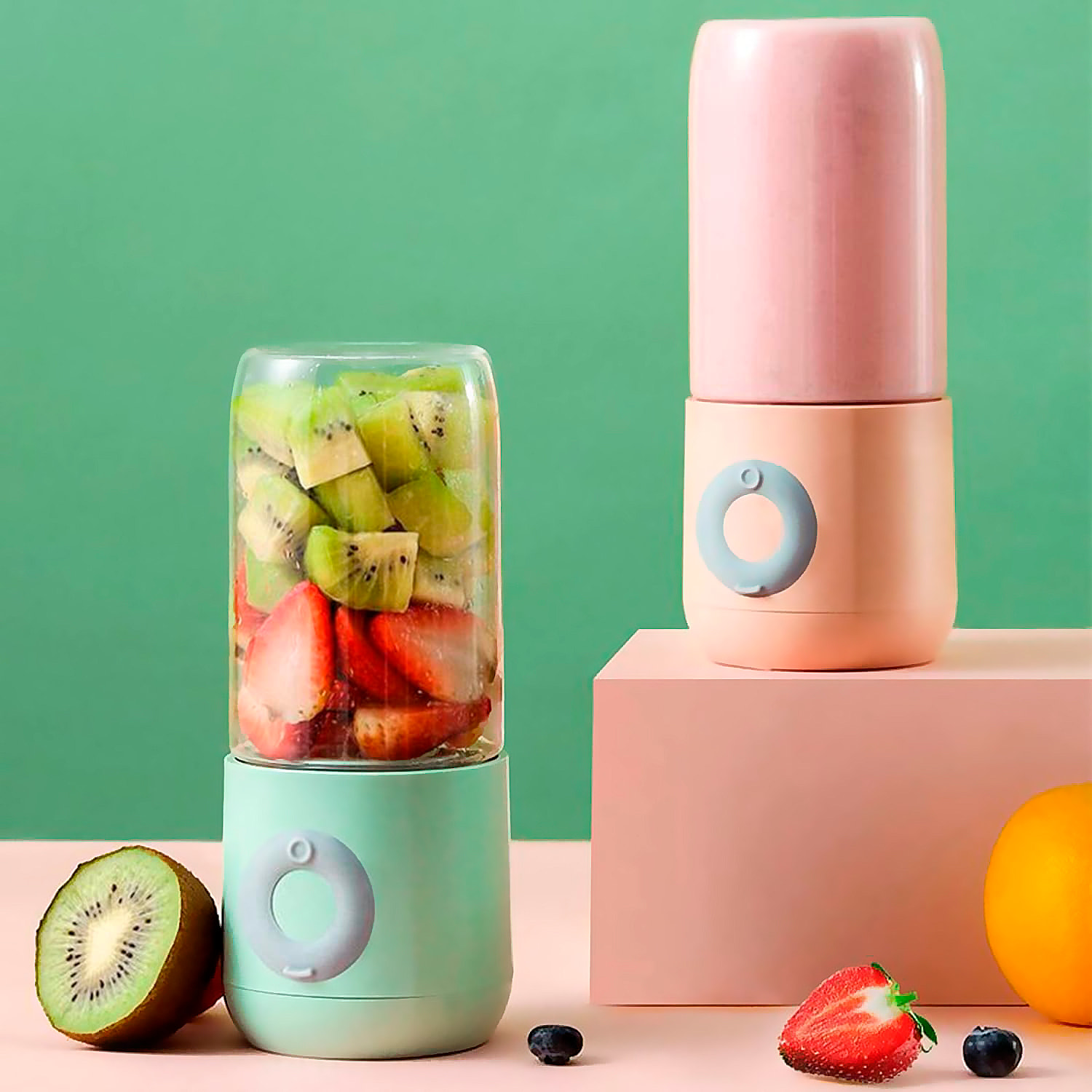 Mini frullatore elettrico XHJ-118. Design portatile e ricaricabile con 6 lame in acciaio, 18000 rpm e capacità di 500 ml.