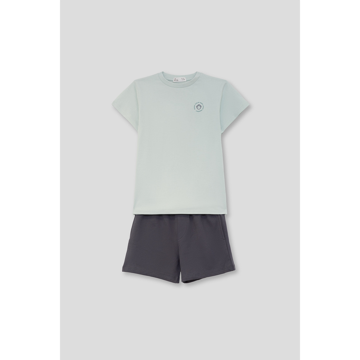 Conjunto de camiseta con logo circular en el pecho y bermuda lisa con cintura elastica | Color: Verde agua | Street Monkey
