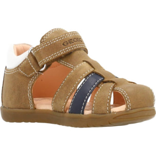 Sandalias Niño de la marca GEOX  modelo B SANDAL MACCHIA BOY MARRON