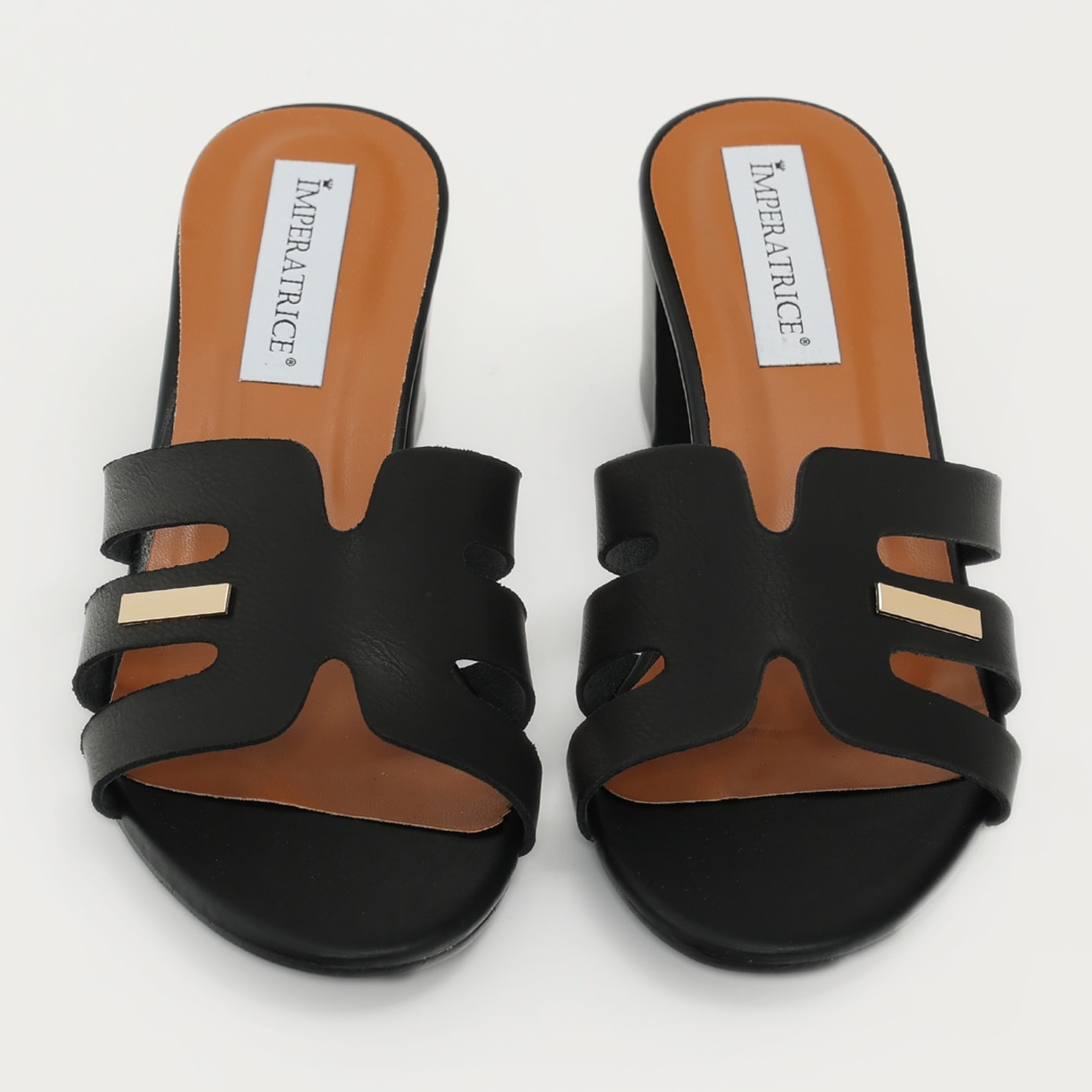 Sandali in simil pelle con tacco comodo