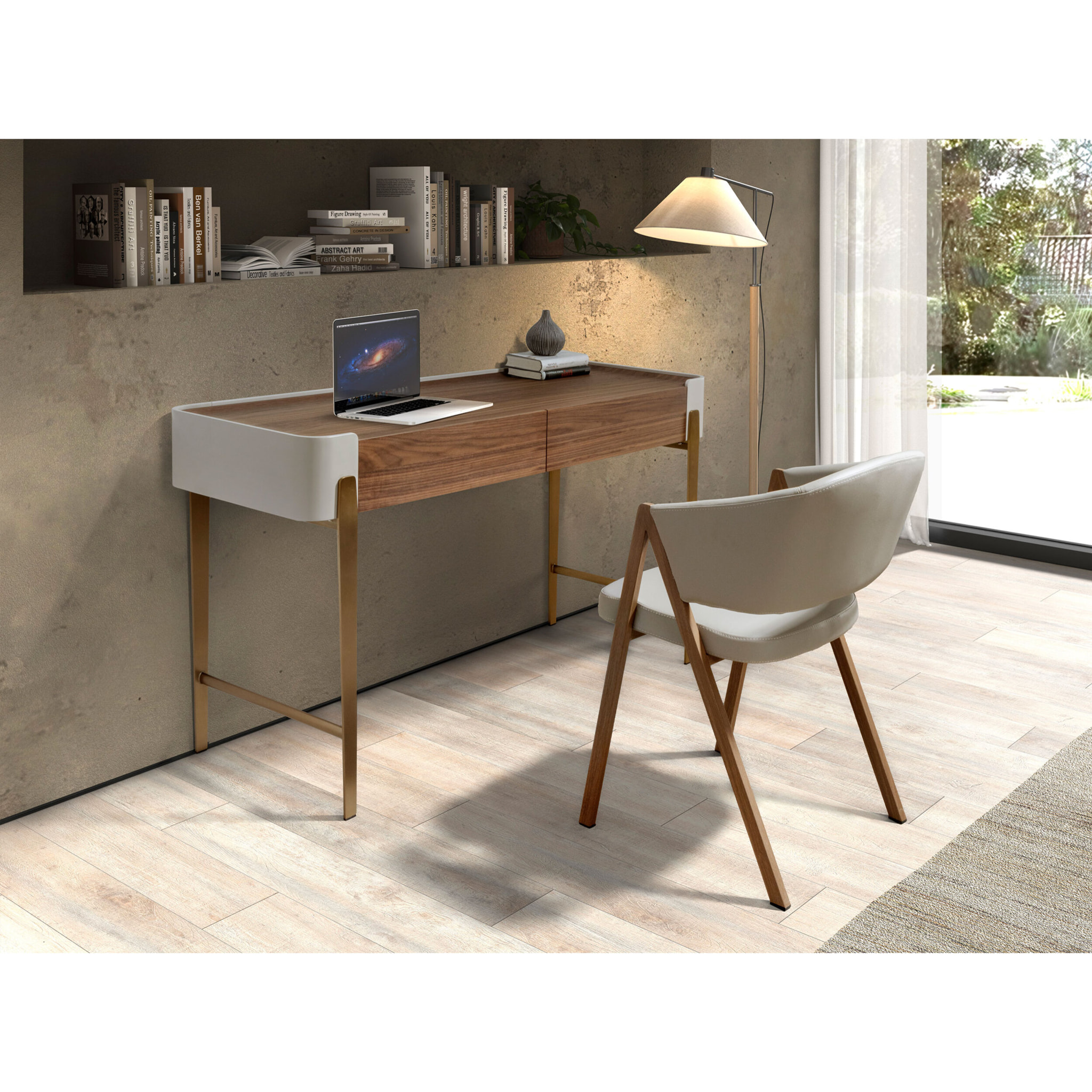 Escritorio Angel Cerdá en madera chapada en nogal natural y madera MDF lacada en beige 140x50x76cm