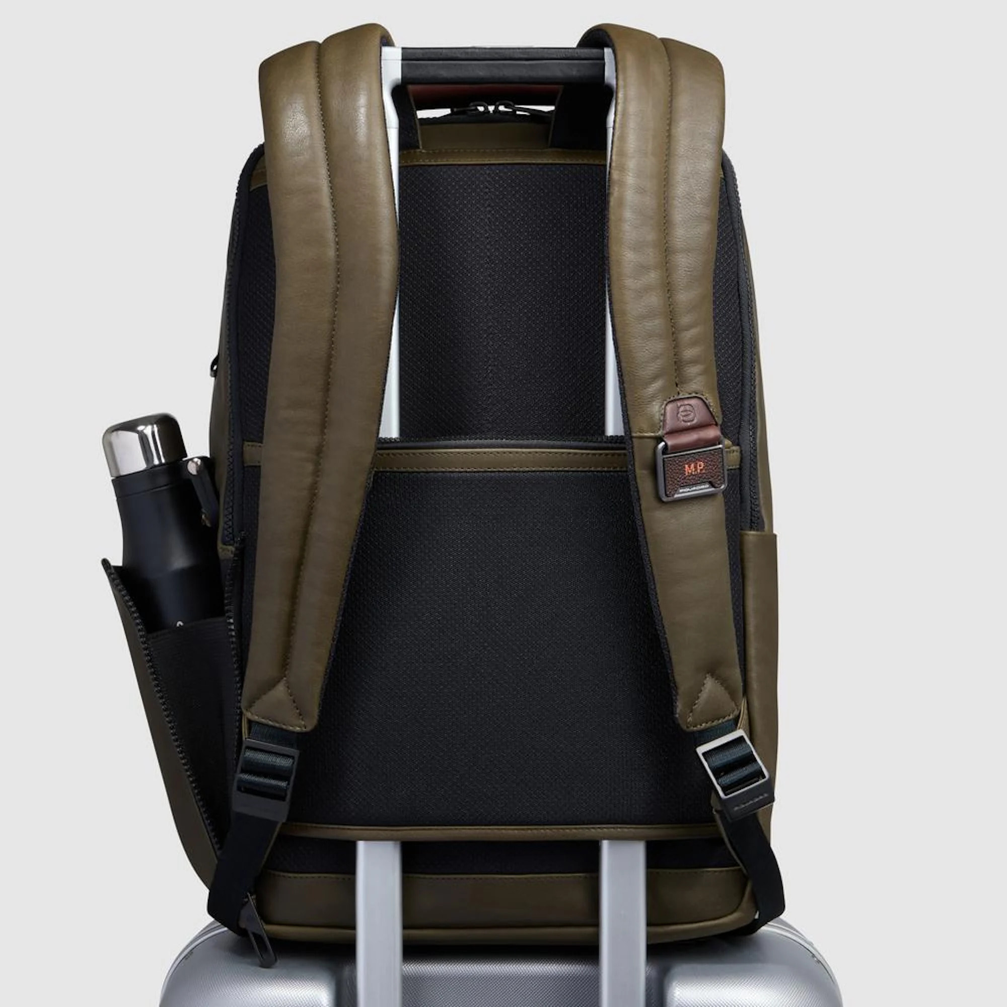 Piquadro Zaino da viaggio in pelle porta pc e iPad® con protezioni antiurto e RFID