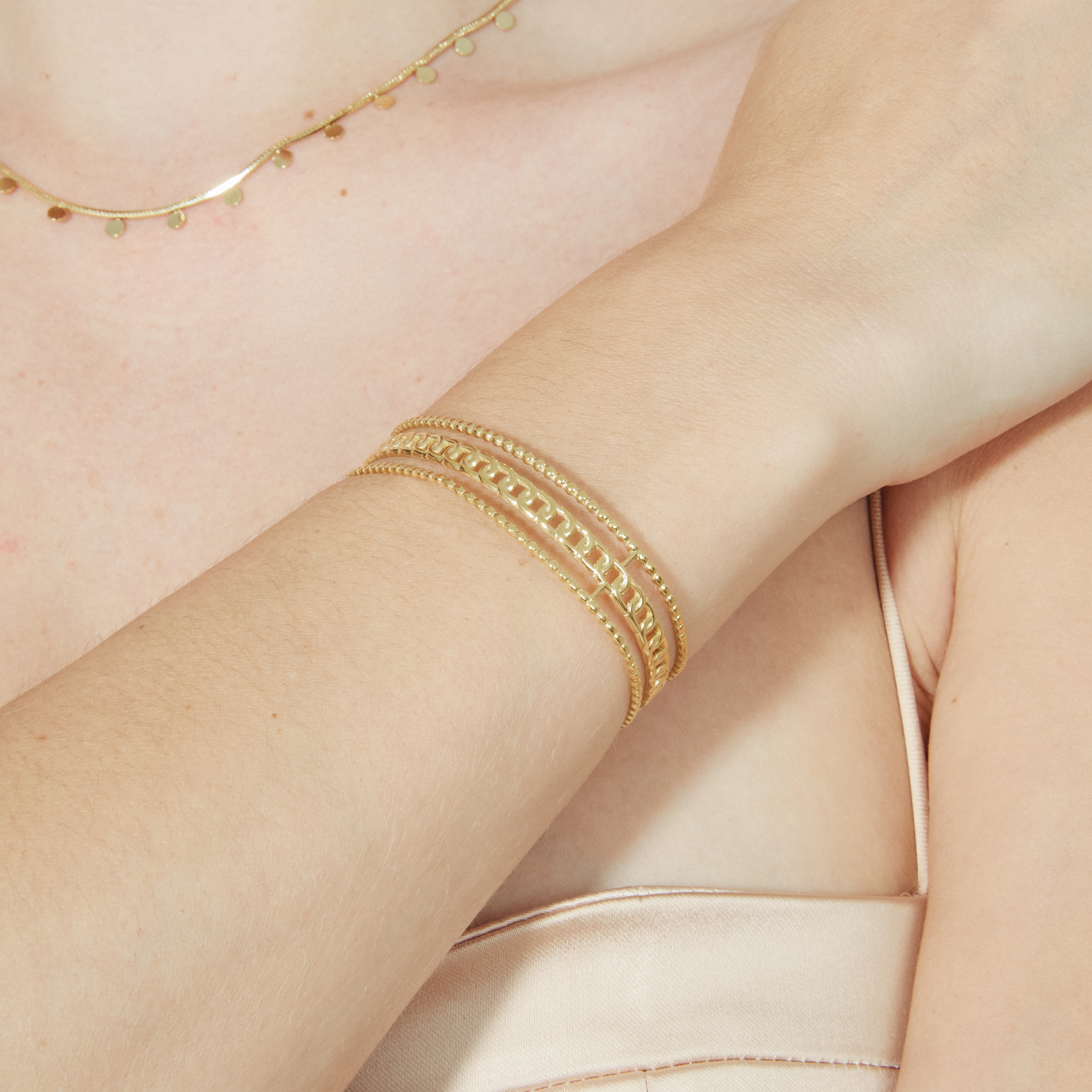 Pulsera Howllial acabado oro amarillo 18k
