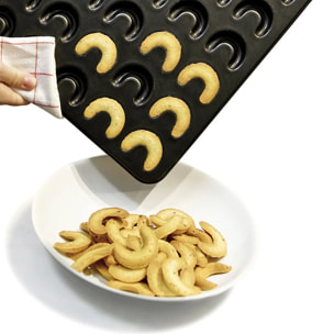 Plaque pour 30 croissants à la vanille 31 x 32 cm Zenker Special Creative